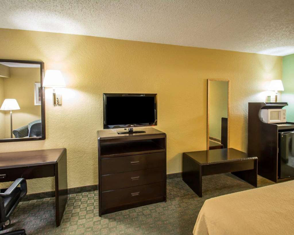 Quality Inn & Suites Orlando Airport Habitación foto