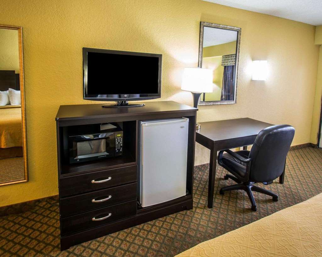 Quality Inn & Suites Orlando Airport Habitación foto